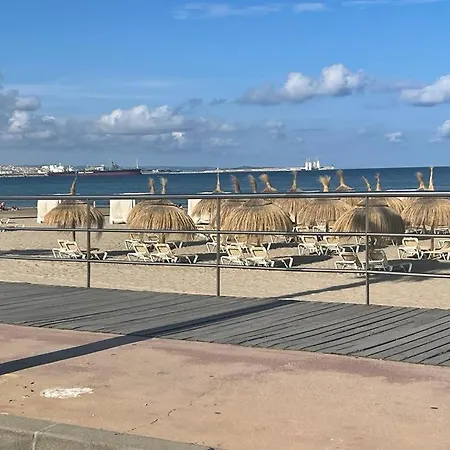 Avec Piscine Apartment